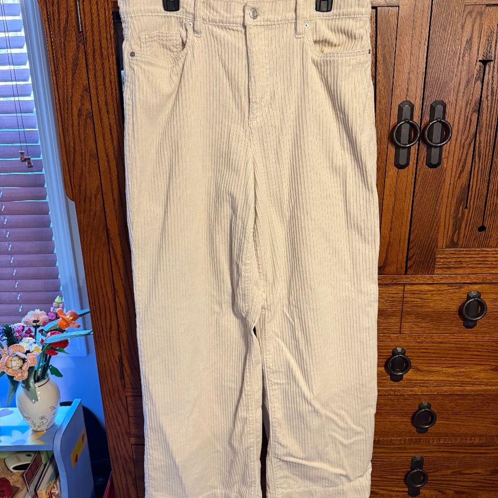 Lands End Womens wide whale off-white cords, Womens size 14 more like a 12